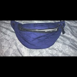 BlueBumBag quilted, black zipper and black zipper pull